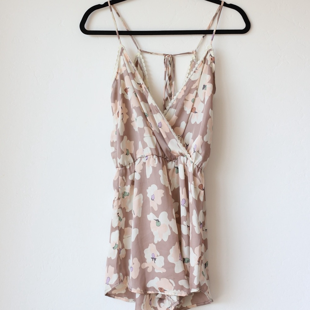 Lowest Price 🌸Peppermint lace silky romper
